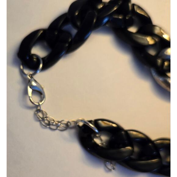 Acrylic Black and Silver Toned Chunky Chain Bracelet with Clasp - Picture 5 of 5